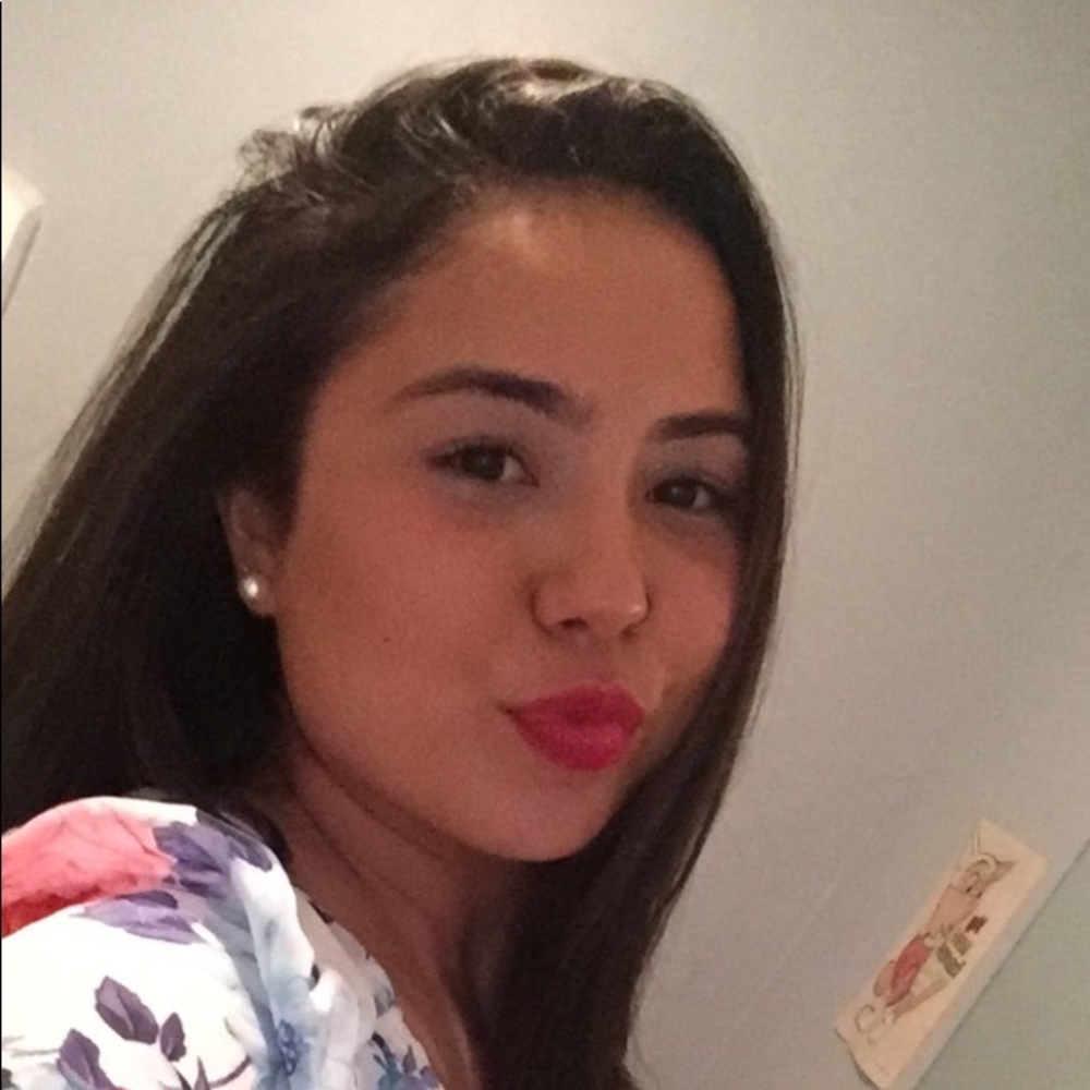 Meet your Posher, Kendra
